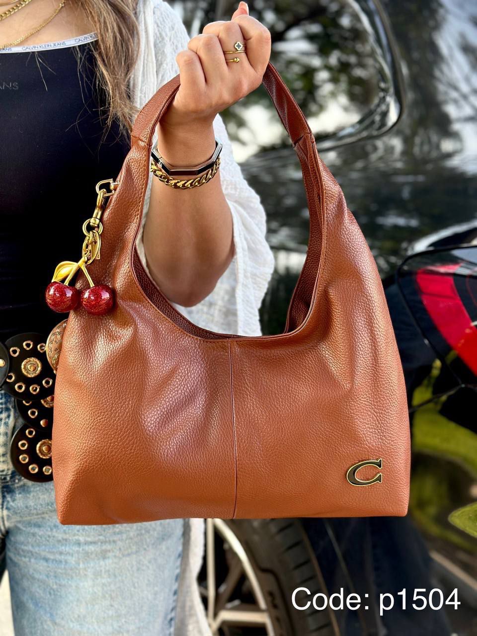 /public/uploads/photos/shares/Suzy bags/IMG_3670.jpeg